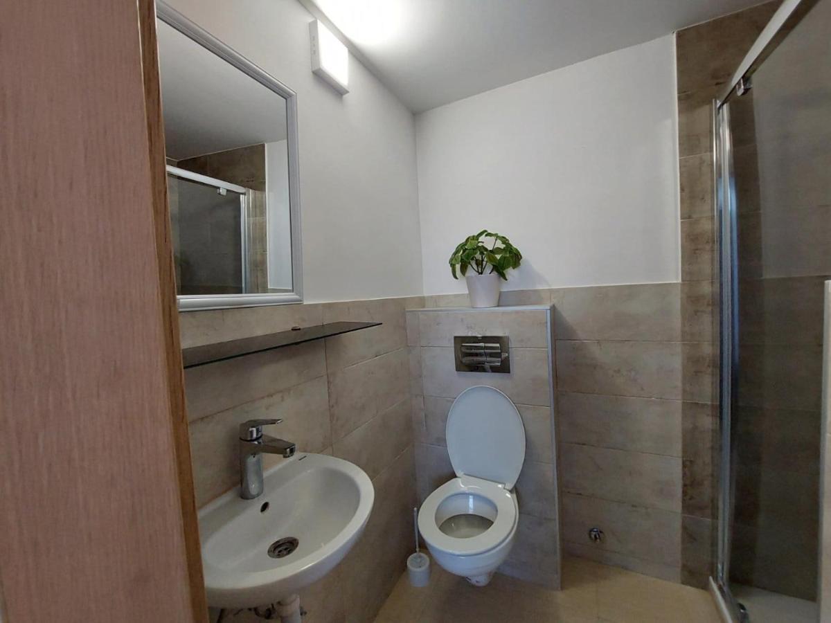 Apartmani Roza プーラ エクステリア 写真