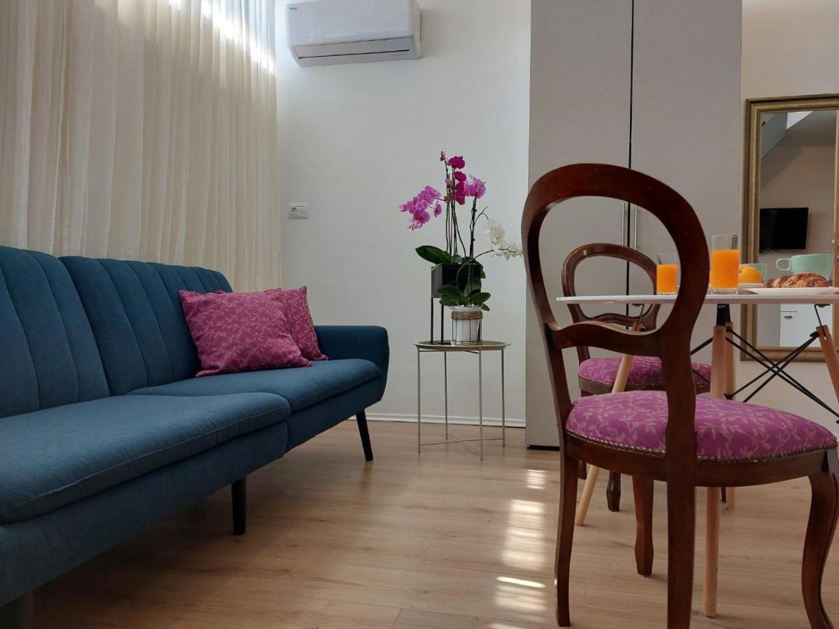 Apartmani Roza プーラ エクステリア 写真